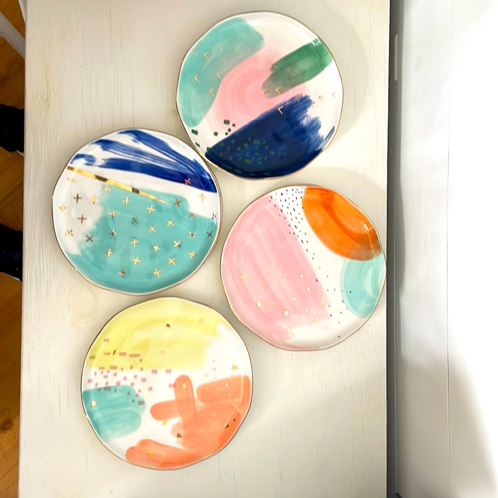 Pier 1 Plates